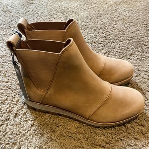 Sorel Women’s Harlow Chelsea Booties